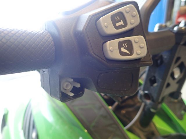 467057-32 Snowmobile Arctic cat M8000 -16 JAF815