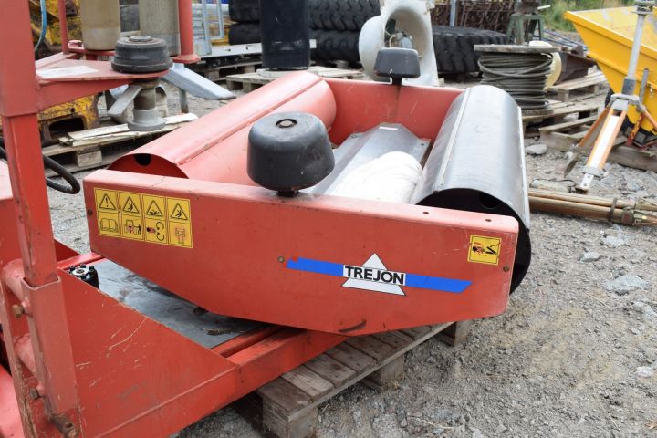 559768-2 Wrapper hydraulic cage for big bale / round bale Trejon