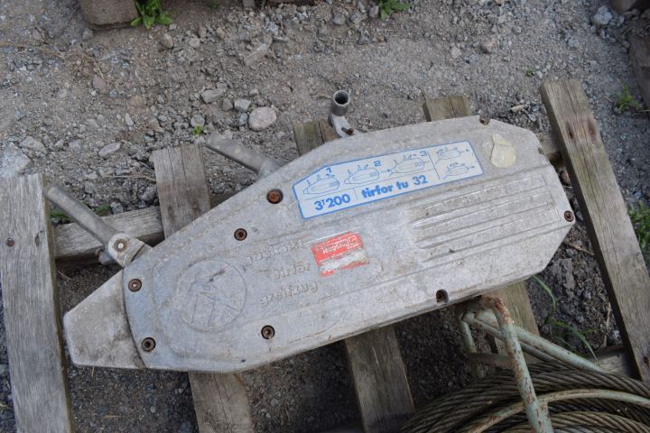 559771-2 Rescue winch Tirfor TU32