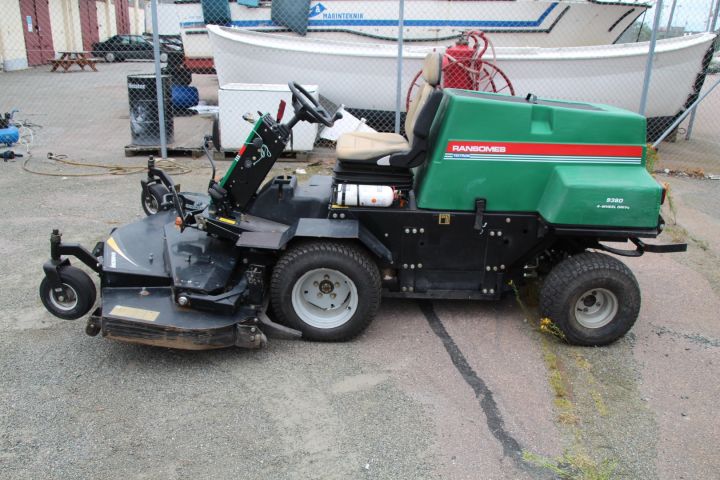 586913-6 Gräsklippare, Ransomes 928D 4WD ( 1730h ) ( Kubota motor )