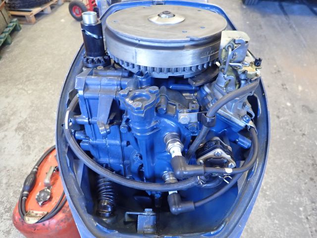 467061-11 Boat engine Evinrude 9.5hp with tank