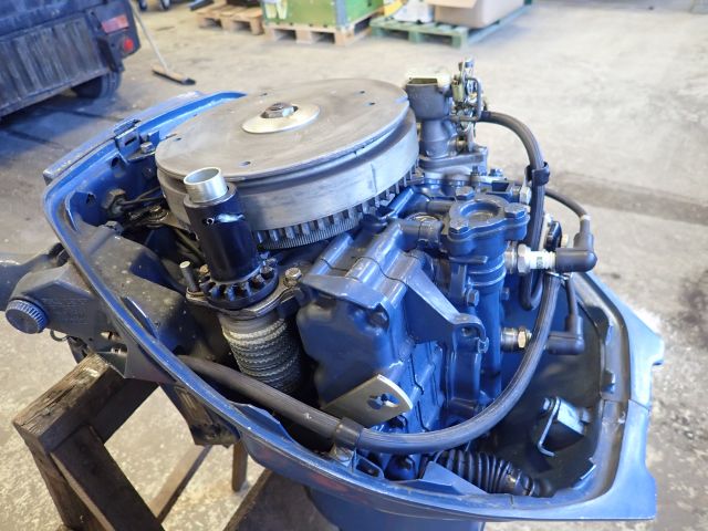 467061-12 Boat engine Evinrude 9.5hp with tank