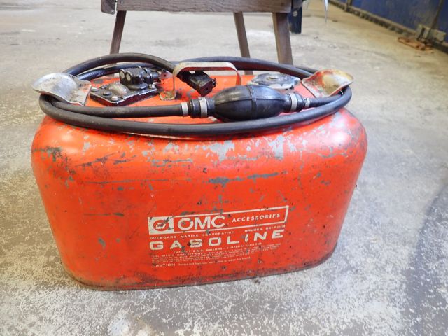 467061-16 Boat engine Evinrude 9.5hp with tank