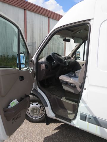 589327-27 Renault Master -2001 SMJ408