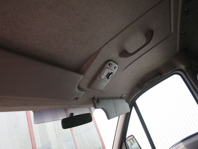 589327-33 Renault Master -2001 SMJ408