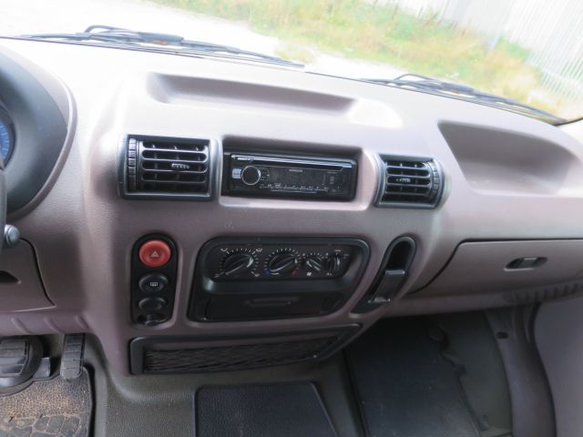 589327-35 Renault Master -2001 SMJ408