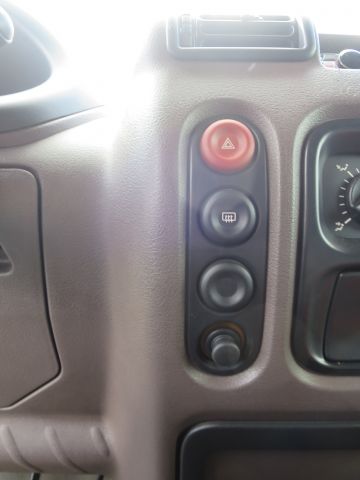 589327-38 Renault Master -2001 SMJ408