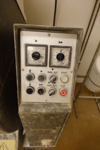 589536-4 Dough mixers make 150 kg