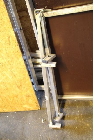 588682-8 Dismantled scaffolding, Krause