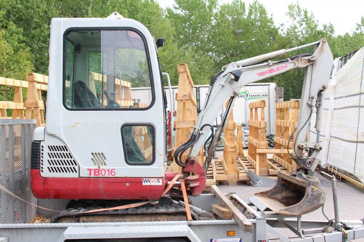 590170-4 Mini excavator Takeuchi TB016 (1751 hours) -08