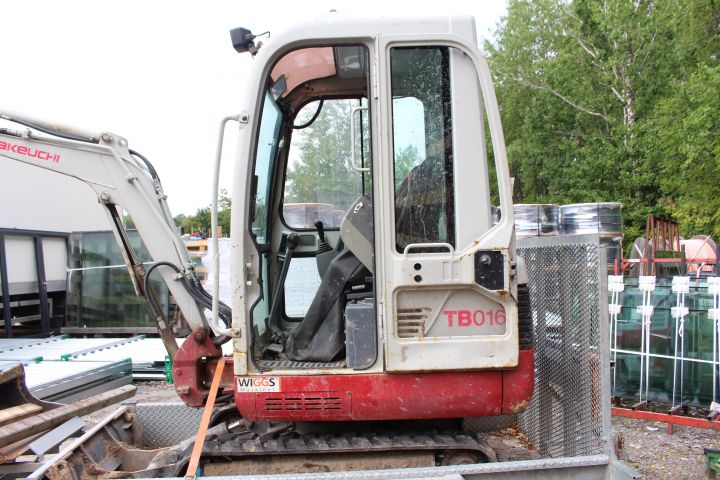 590170-22 Mini excavator Takeuchi TB016 (1751 hours) -08