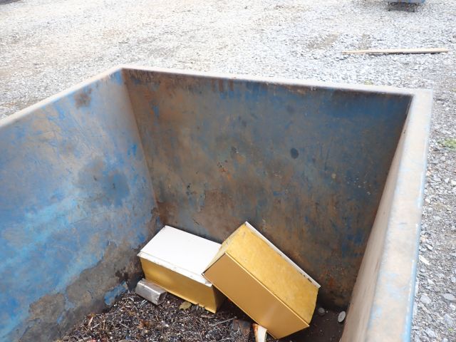 576589-8 Tippcontainer för Truck