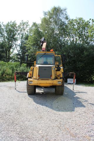 590915-24 Dumper Volvo A25C with crane -96