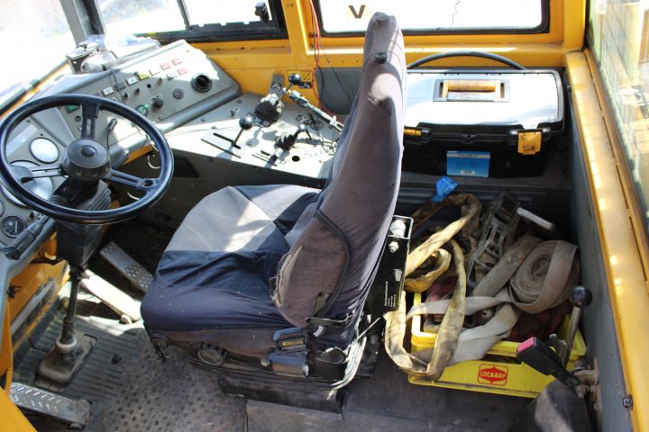 590915-28 Dumper Volvo A25C with crane -96