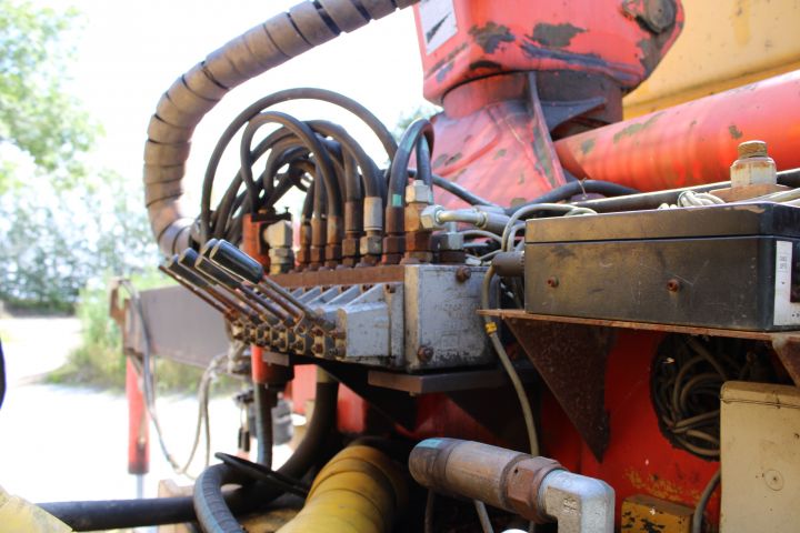 590915-32 Dumper Volvo A25C with crane -96