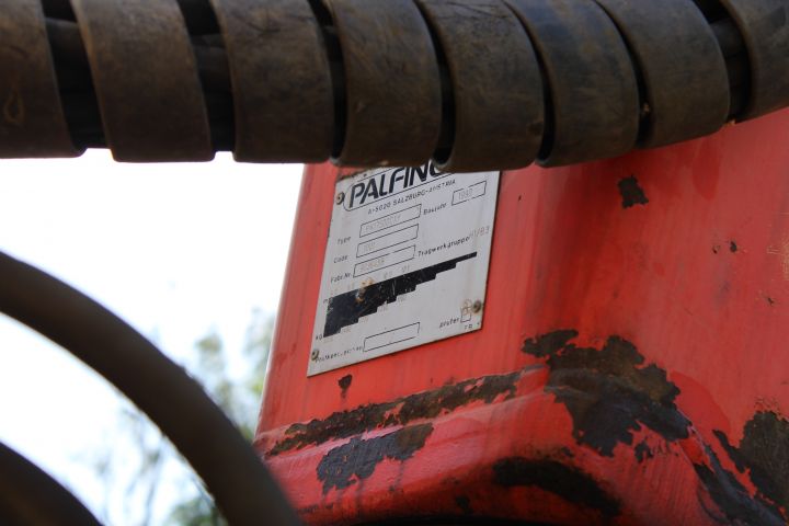 590915-33 Dumper Volvo A25C with crane -96