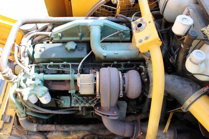 590915-39 Dumper Volvo A25C with crane -96