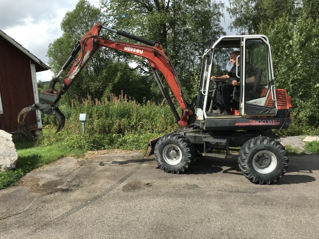 591263-2 Neuson 3800 WD SLR wheeled excavator with implements