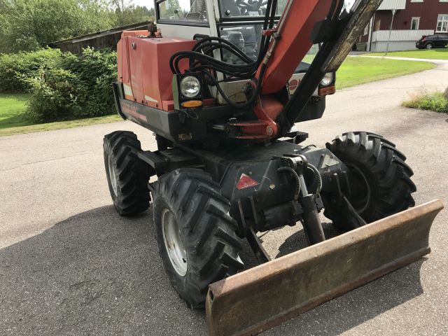 591263-6 Neuson 3800 WD SLR wheeled excavator with implements