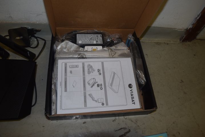 571676-8 Digital Book 4K, Chromecast, switches & routers