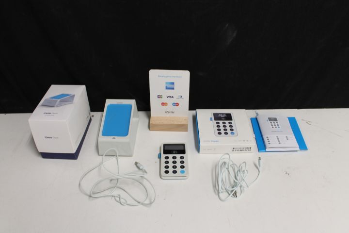 437639-1 iZettle Card Reader with dock and accessories