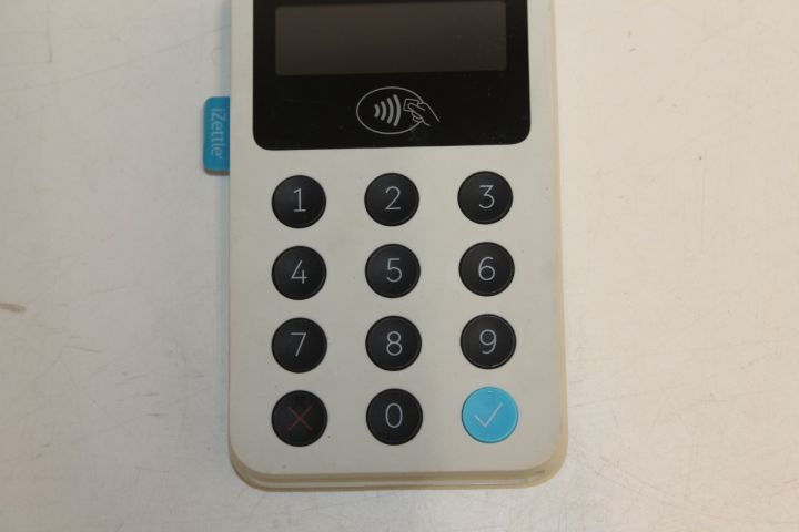 437639-3 iZettle Card Reader with dock and accessories