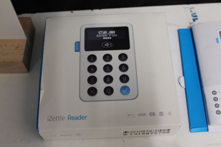 437639-5 iZettle Card Reader with dock and accessories