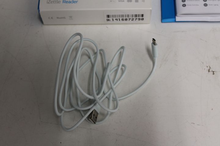 437639-7 iZettle Card Reader with dock and accessories