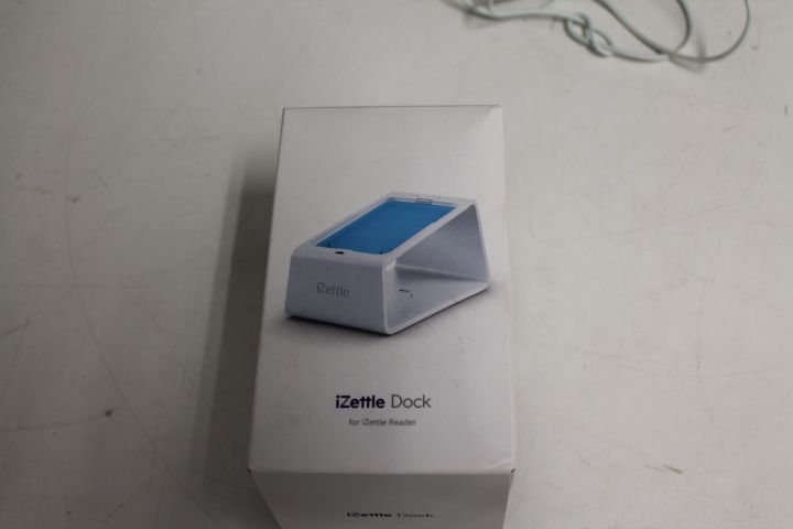 437639-12 iZettle Card Reader with dock and accessories