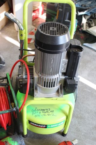 588730-5 Kompressor Mec-air Aerfast med två spikpistoler Senco