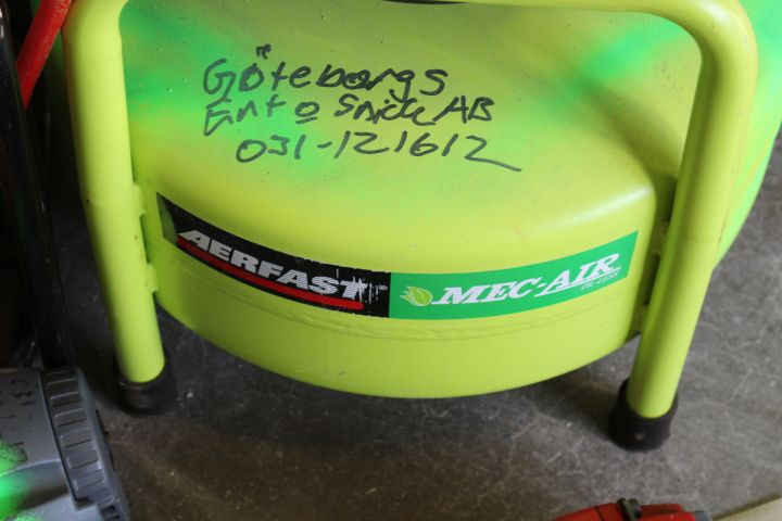 588730-6 Kompressor Mec-air Aerfast med två spikpistoler Senco