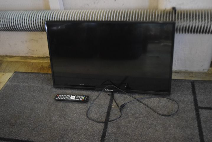 571690-1 32 "TV Strong SRT 32HZ4003N - demo