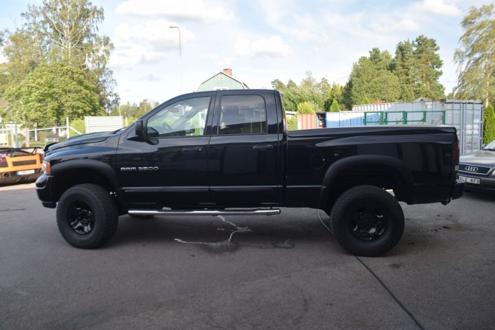 591679-7 Dodge Ram 2500 Heavy Duty 4x4 5.9L Cummins diesel 305 hp (14500 miles) -2004