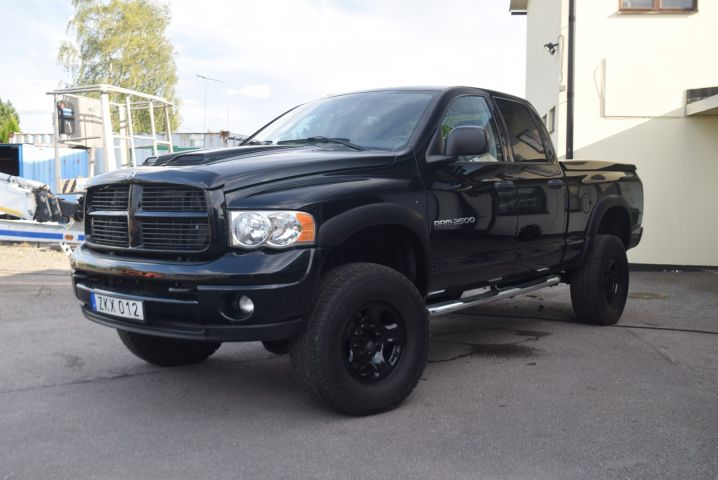 591679-2 Dodge Ram 2500 Heavy Duty 4x4 5.9L Cummins diesel 305 hp (14500 miles) -2004