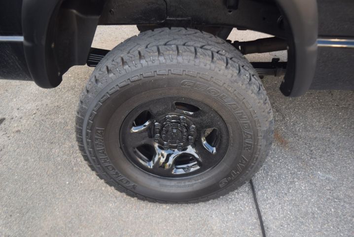 591679-31 Dodge Ram 2500 Heavy Duty 4x4 5.9L Cummins diesel 305 hp (14500 miles) -2004