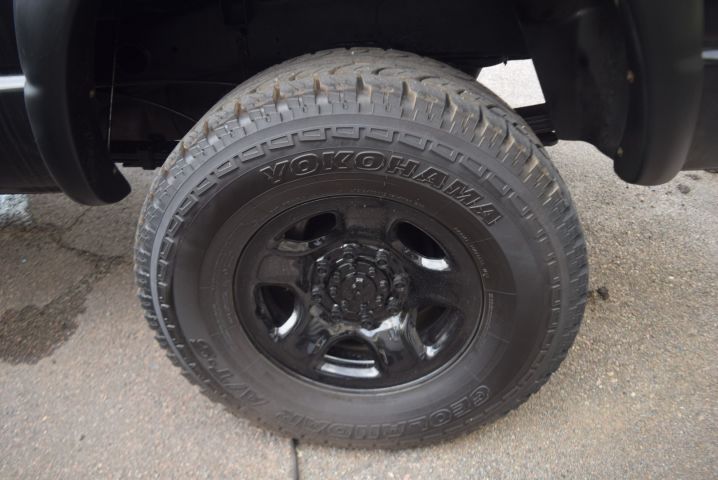 591679-32 Dodge Ram 2500 Heavy Duty 4x4 5.9L Cummins diesel 305 hp (14500 miles) -2004