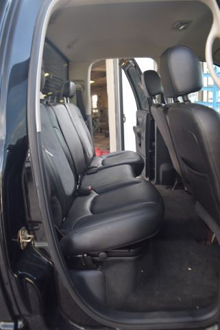 591679-25 Dodge Ram 2500 Heavy Duty 4x4 5.9L Cummins diesel 305 hp (14500 miles) -2004