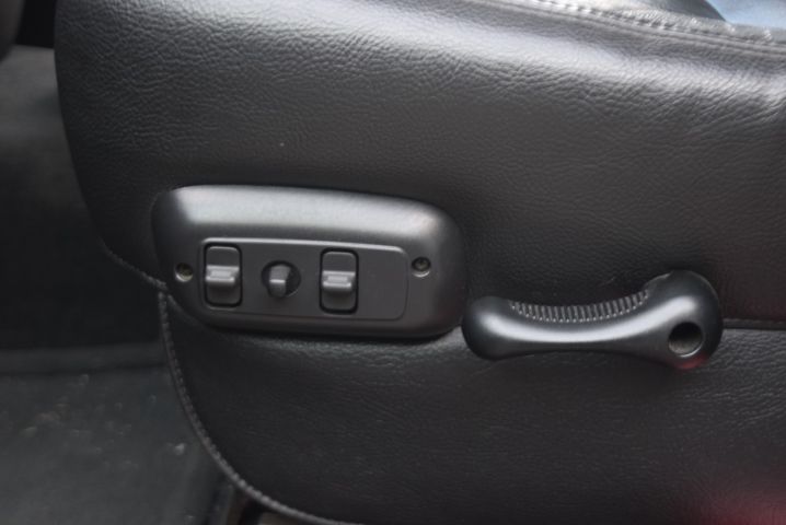 591679-19 Dodge Ram 2500 Heavy Duty 4x4 5.9L Cummins diesel 305 hp (14500 miles) -2004