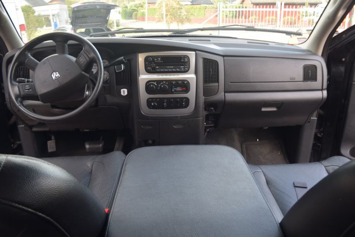 591679-13 Dodge Ram 2500 Heavy Duty 4x4 5.9L Cummins diesel 305 hp (14500 miles) -2004