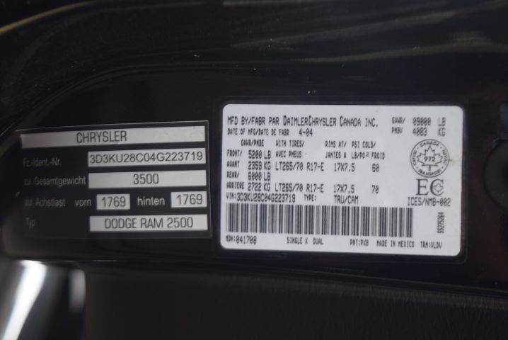 591679-41 Dodge Ram 2500 Heavy Duty 4x4 5.9L Cummins diesel 305 hp (14500 miles) -2004