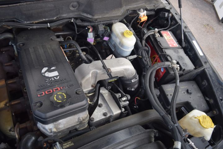 591679-34 Dodge Ram 2500 Heavy Duty 4x4 5.9L Cummins diesel 305 hp (14500 miles) -2004