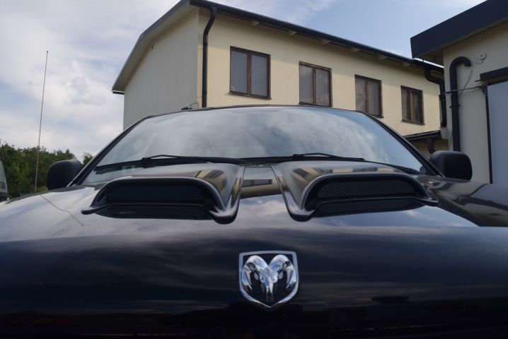 591679-36 Dodge Ram 2500 Heavy Duty 4x4 5.9L Cummins diesel 305 hp (14500 miles) -2004