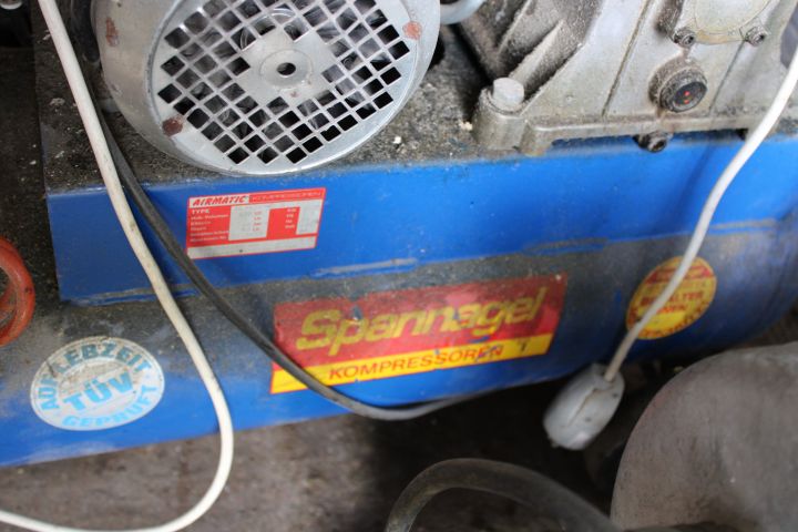 558257-3 Compressor, vacuum cleaner and electric motor