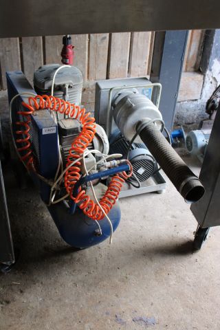 558257-1 Compressor, vacuum cleaner and electric motor