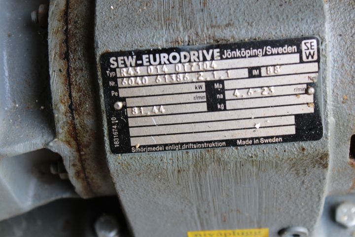 558257-5 Compressor, vacuum cleaner and electric motor