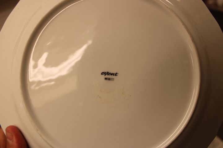 553314-13 Porslin och glas för restaurang: Tallrikar, djupa tallrikar, skålar, glas och bestick