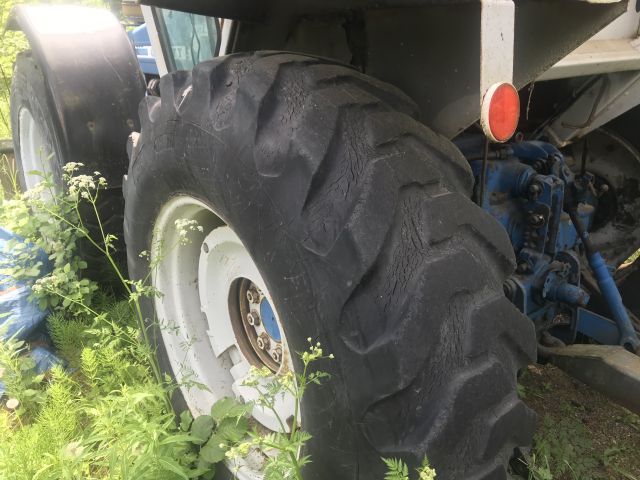 591911-4 Ford County 774L tractor (1982)