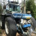 591911-1 Ford County 774L tractor (1982)