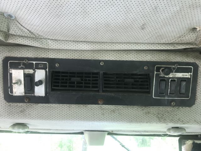 591911-26 Ford County 774L tractor (1982)
