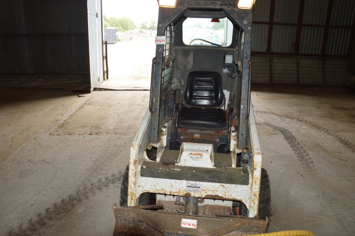 569681-9 Bobcat 463 -2004